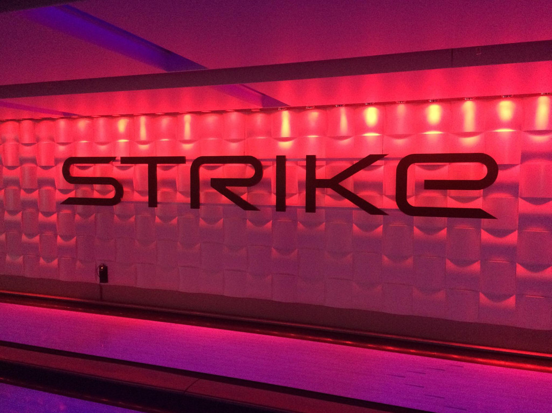 Strike Bowling Cavill景点图片