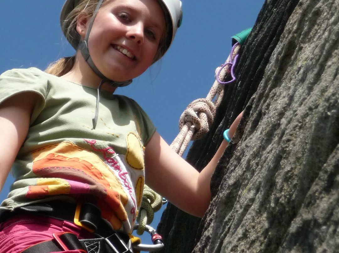 Rock Climbing Peak District - Day Course景点图片