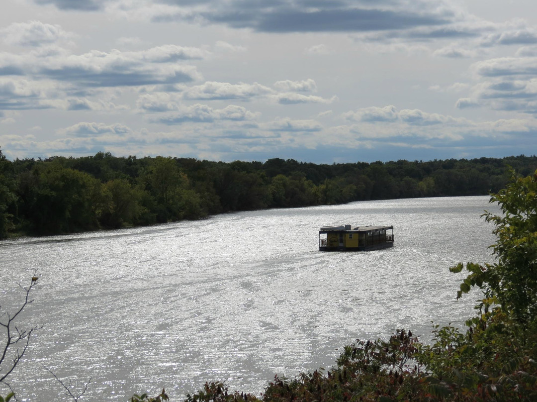 Grand River Dinner Cruises景点图片