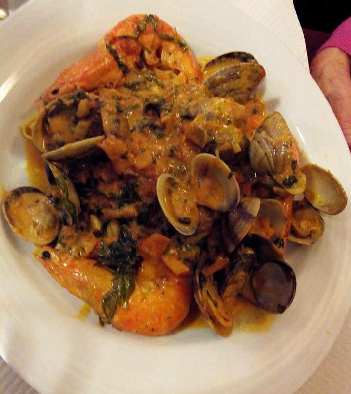 Romainville餐馆和美食-Pizzeria Ristorante Luna Rossa