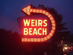 Weirs Drive-In Theatre景点图片