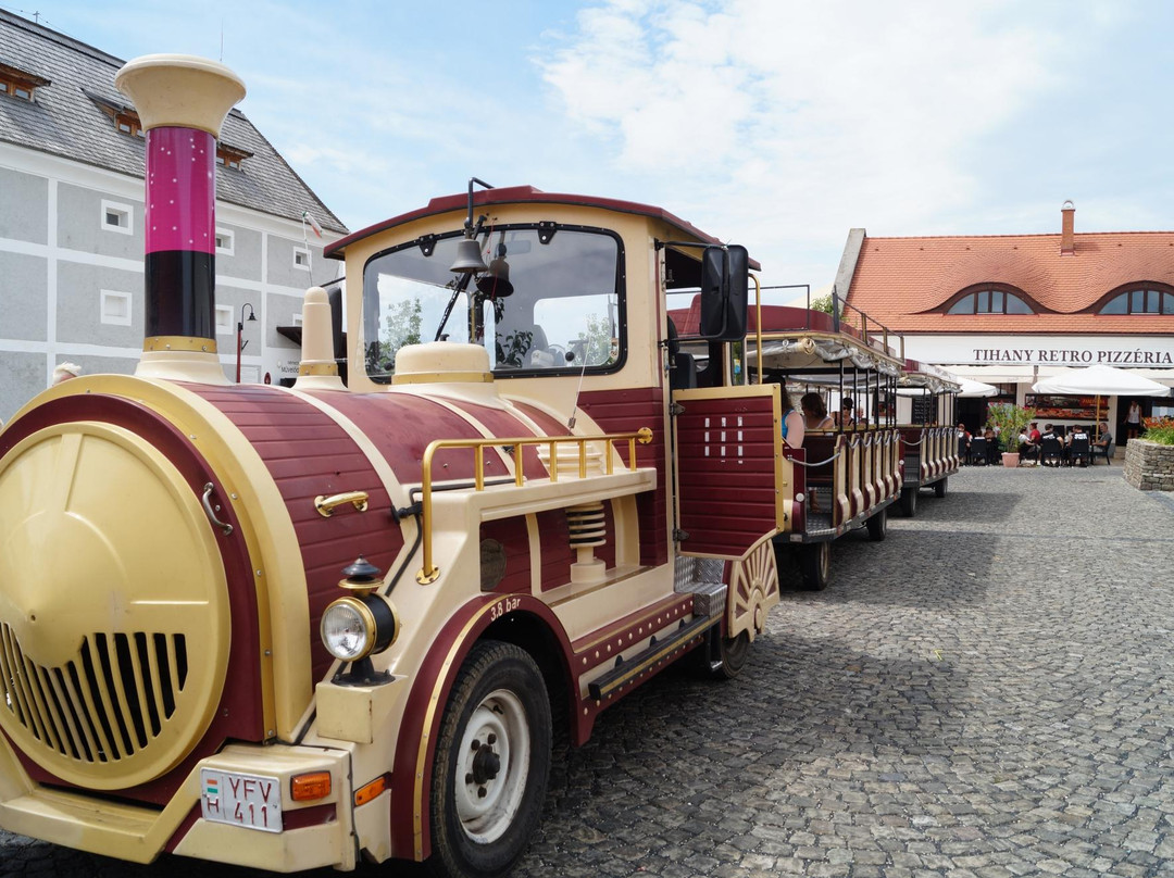 Lokomotiv Kisvonat / Road Train Tihany-蒂豪尼必去景点