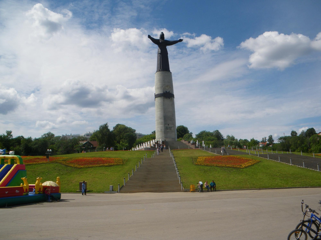 Monument Materi - Pokrovitelnitse景点图片