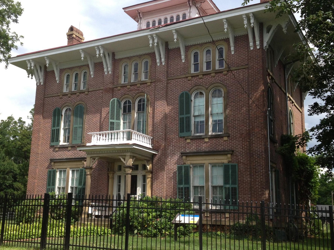 G. W. Henderson Plantation - Henderson Hall景点图片