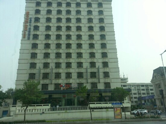 驿居(金牌)酒店-天津南京路小白楼地铁站店主图