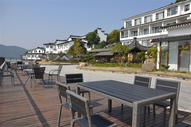 南北湖湖光山居度假酒店主图