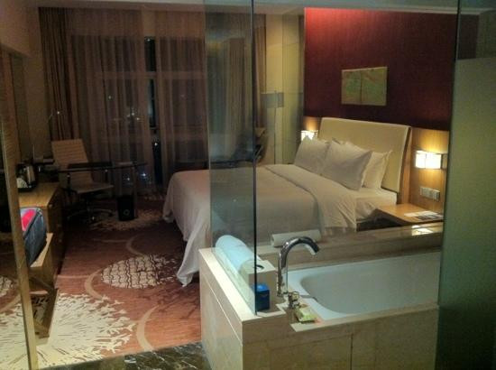 泰安宝龙福朋喜来登酒店主图