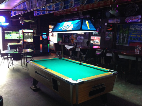 Laotto餐馆和美食-Sit 'n Bull Pub and Patio