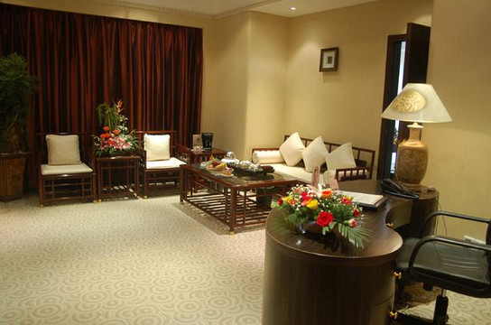 金威大酒店主图