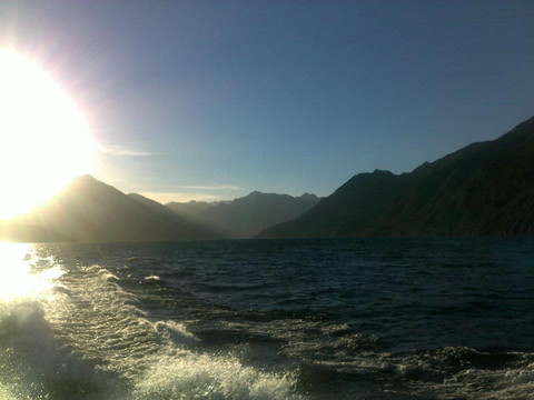 萤火虫洞-蒂阿瑙必去景点