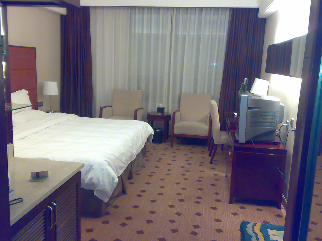 圆中方大酒店主图