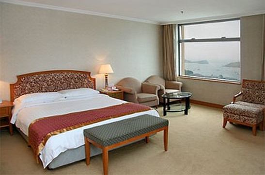 大连海天白云大酒店（付家庄海滨浴场森林动物园店）主图