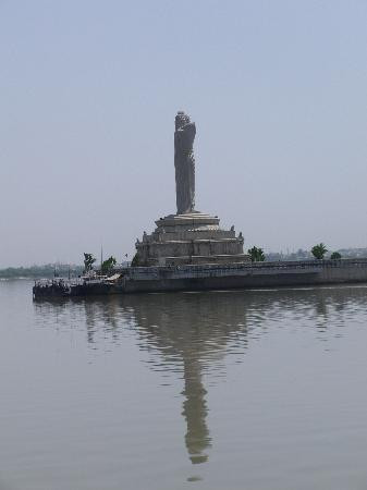 Hussain Sagar Lake景点图片