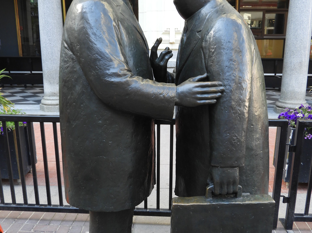 Conversation Sculpture-卡尔加里必去景点