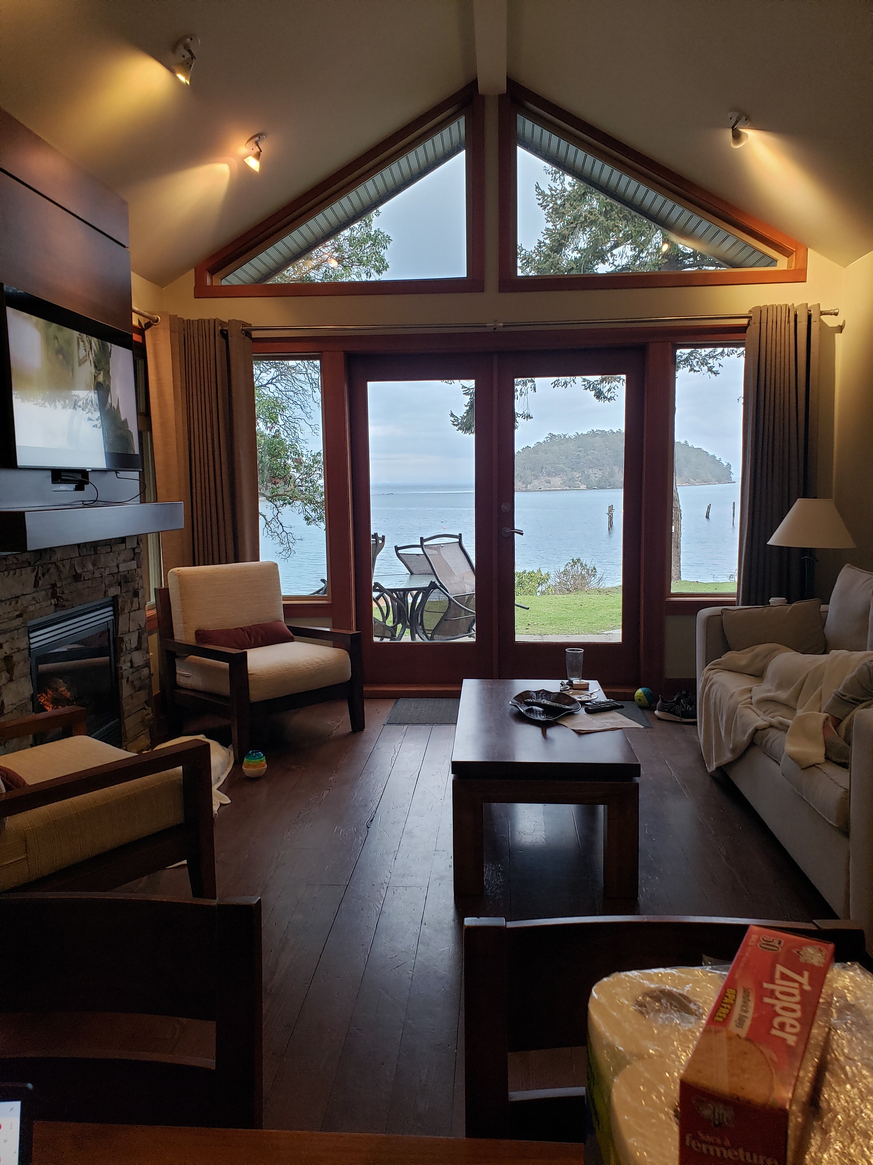 Mayne Island Resort-官方