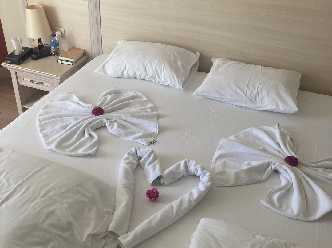水上酒店主图