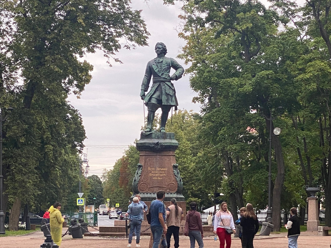 Monument to Peter the Great the Founder of Kronstadt景点图片