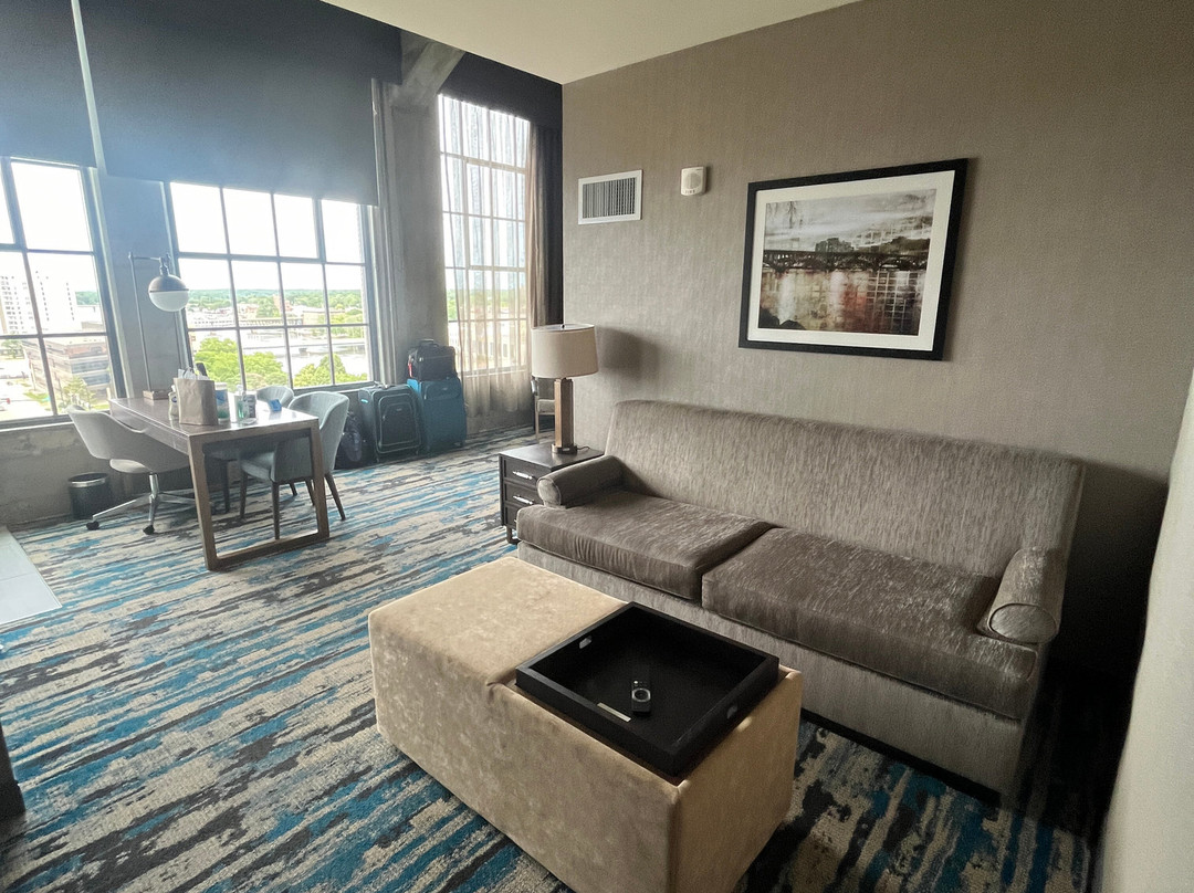Embassy Suites Rockford Riverfront主图