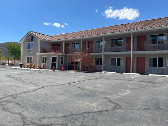 Cathedral Valley Inn主图