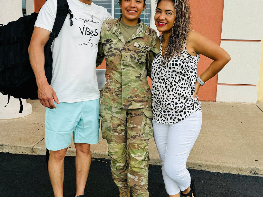 劳顿贝蒙特旅馆套房酒店主图