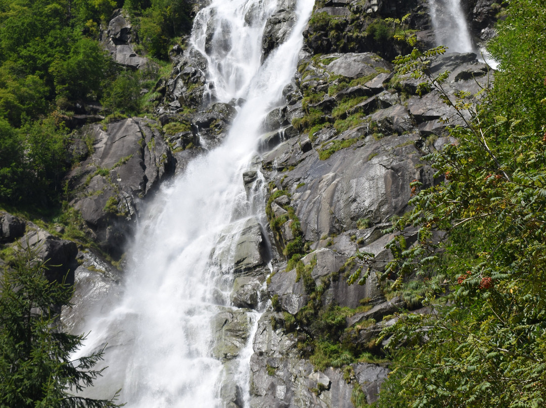 Cascate Val Genova景点图片