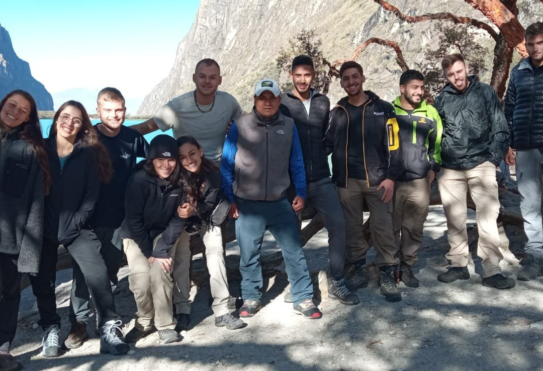 Taulliraju Expeditions-瓦拉斯必去景点