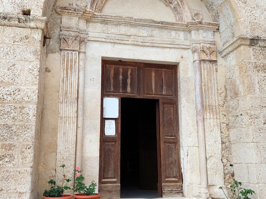 Chiesa Parrocchiale San Giovanni Battista-Castelvecchio Calvisio必去景点