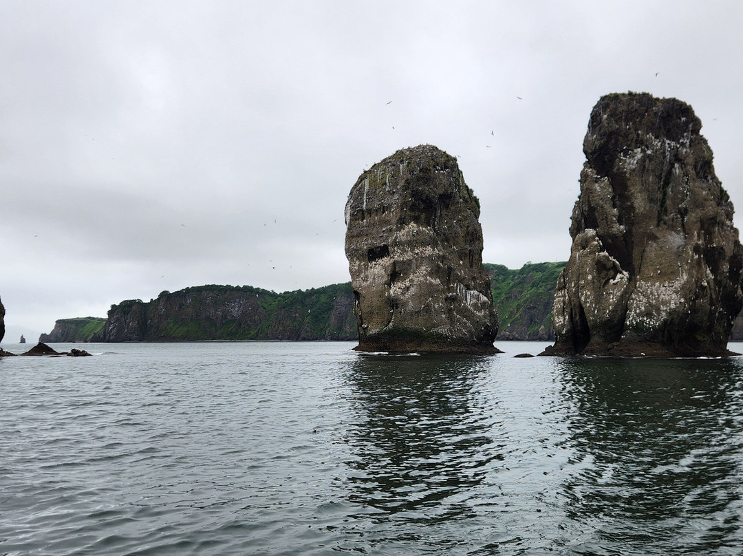 Three Brothers Rocks景点图片