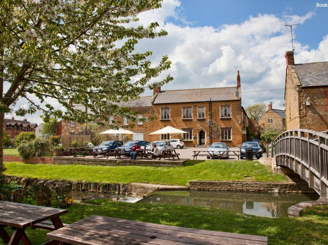 Nevill Arms Inn & Restaurant主图