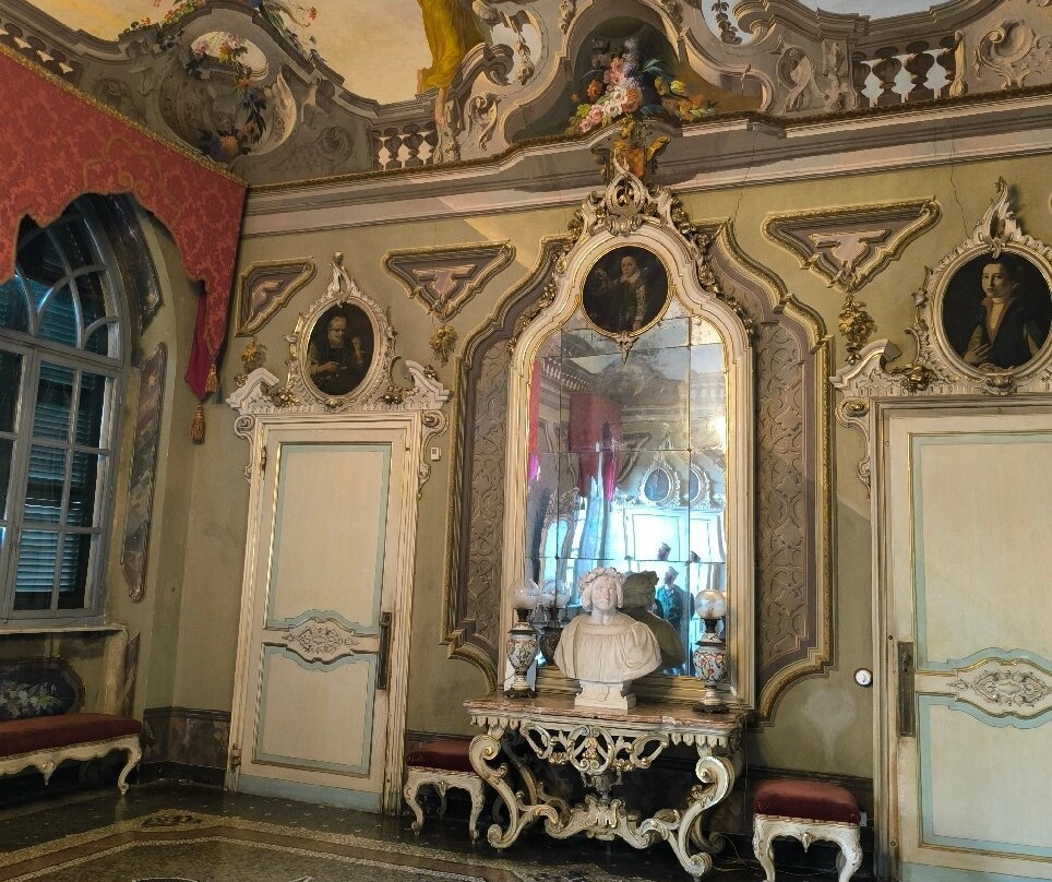 Castello Sannazzaro主图