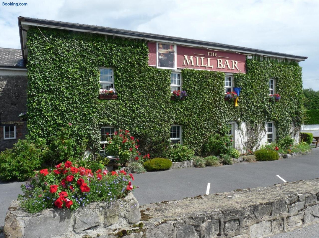 Curraghboy酒店住宿-The Mill Bar