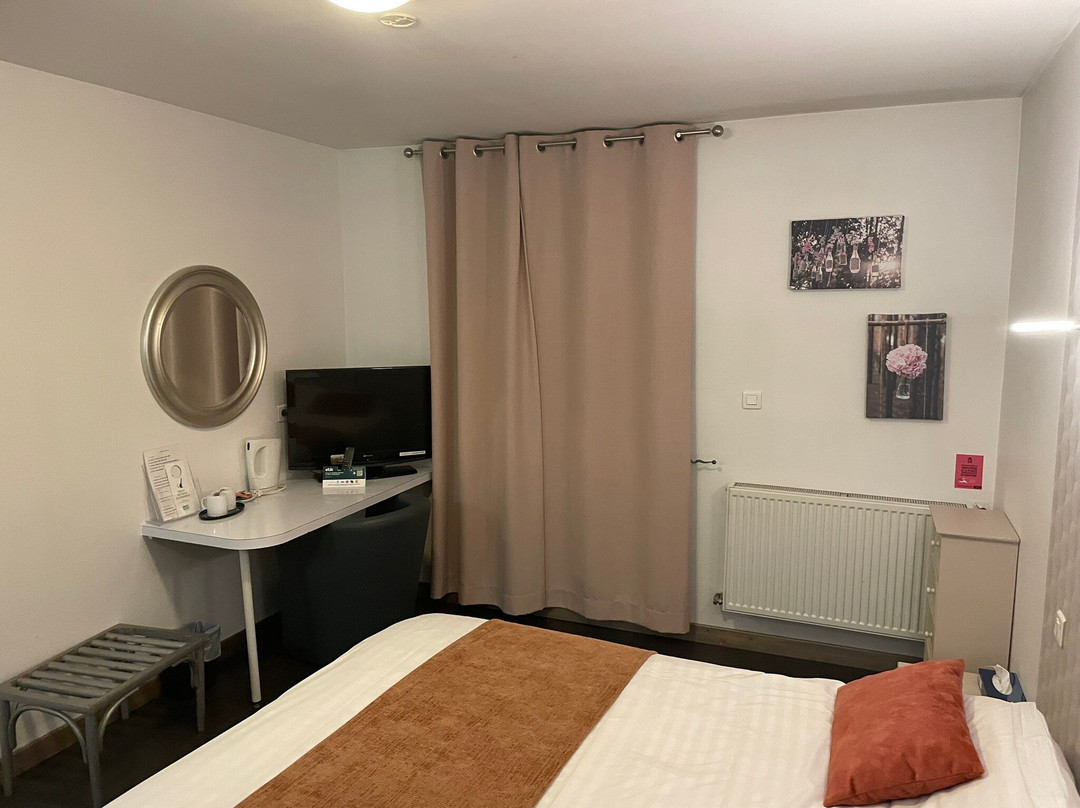 厄拉德酒店主图