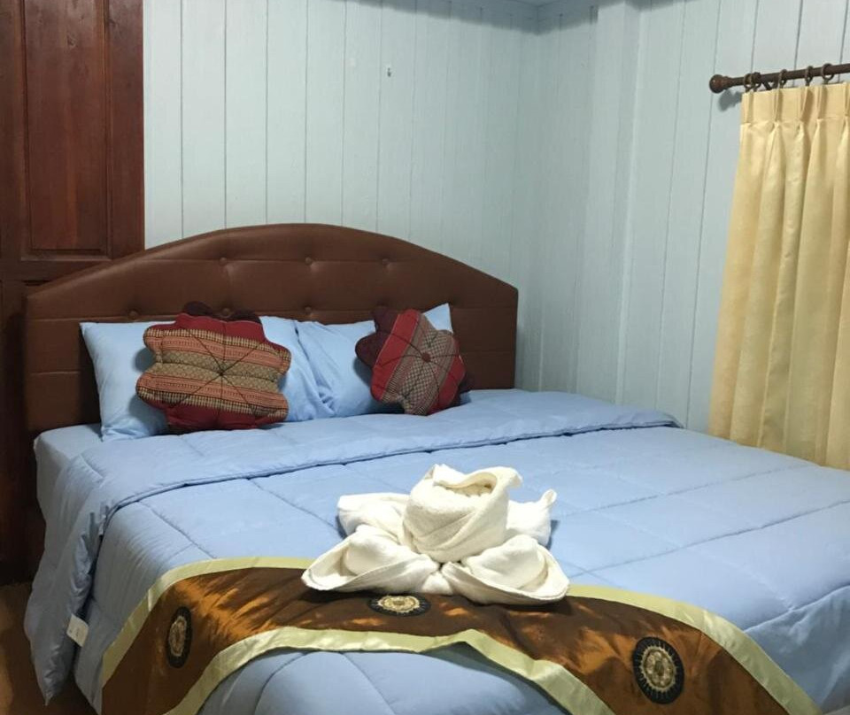 Baanruenthai Resort Muak Lhek