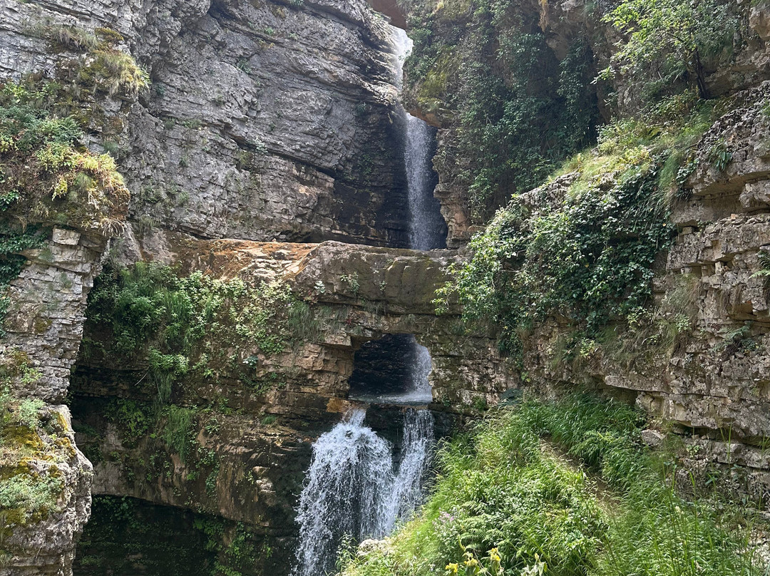 Peshtura Waterfall-Tepelene必去景点