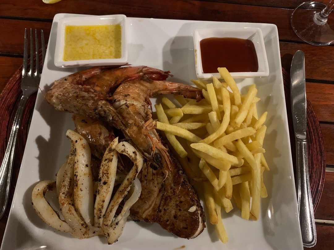 啪啦嘎玛海滩酒店主图