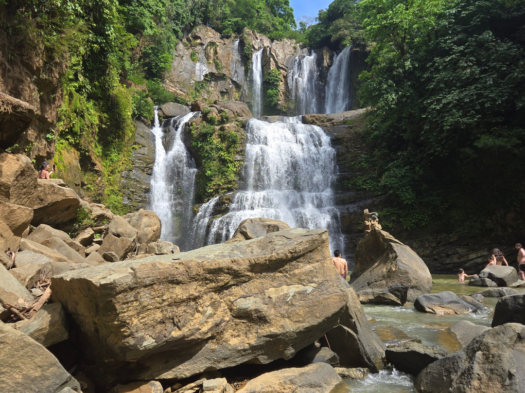 Nauyaca Waterfall Nature Park景点图片