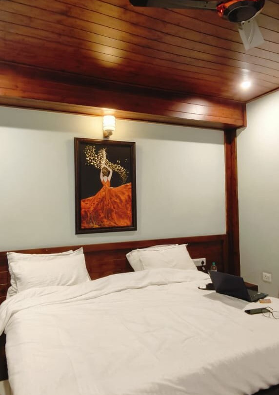 Lake Pleasant Cottage & Restaurant主图