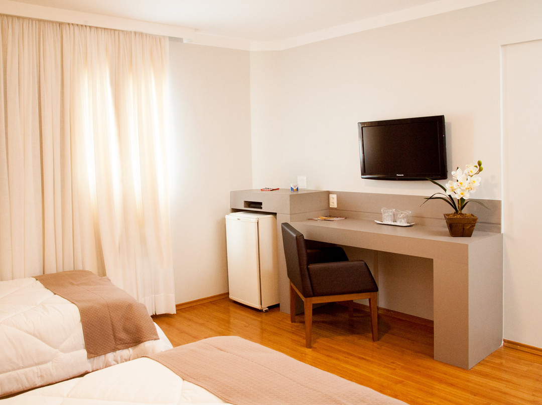 Biazi Plaza Hotel主图