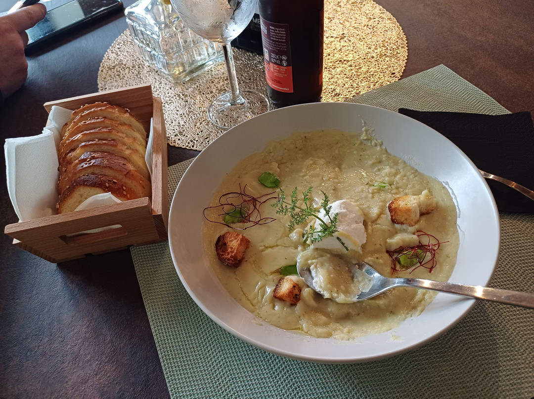 Novecento Piccolo Caffè Con Cucina