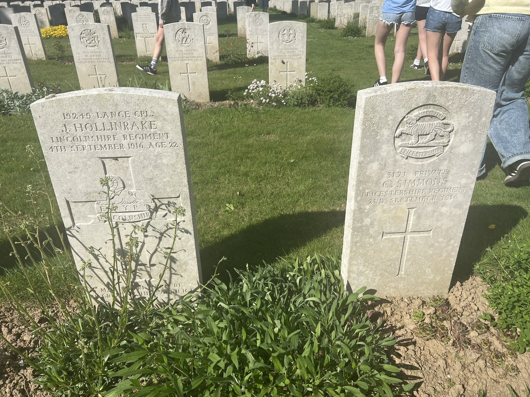 Warlincourt Halte British War Cemetery