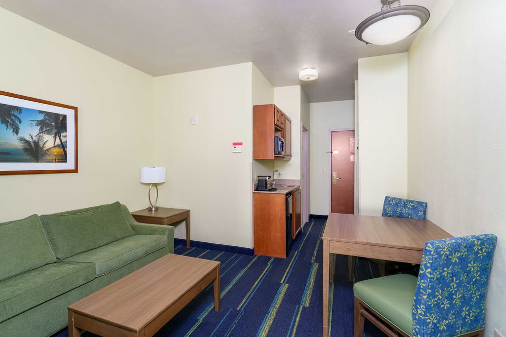 Triple Play Resort Hotel & Suites主图