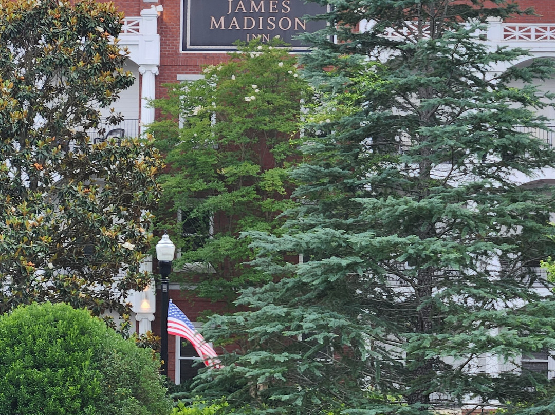 The James Madison Inn主图