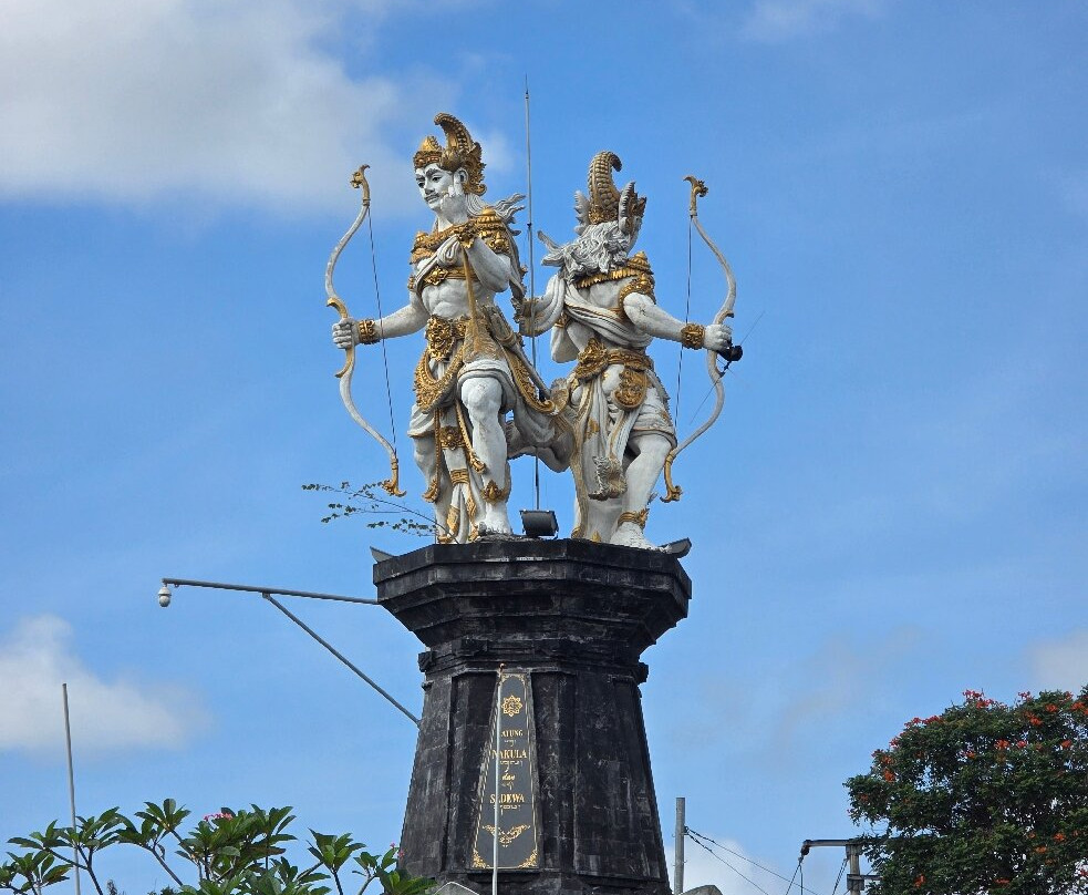 Nakula Sahadewa Statue景点图片