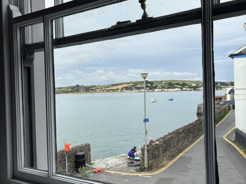 The Royal George主图