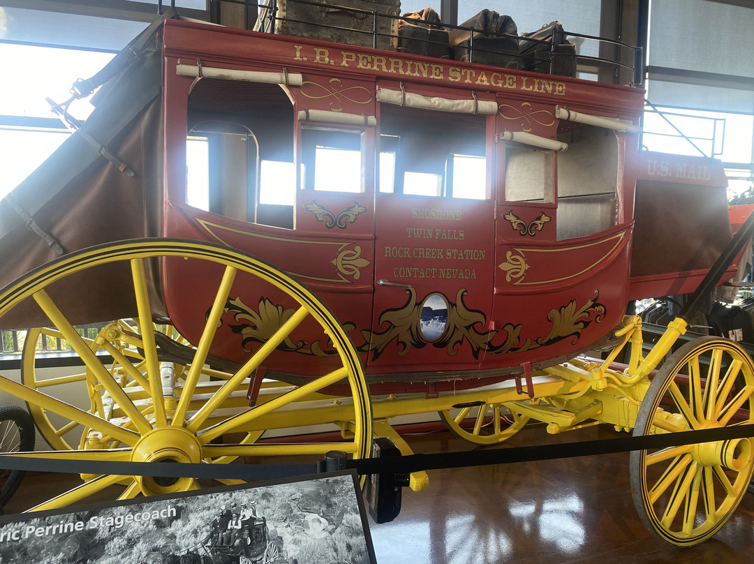 Buzz Langdon Visitor Center-特温福尔斯必去景点