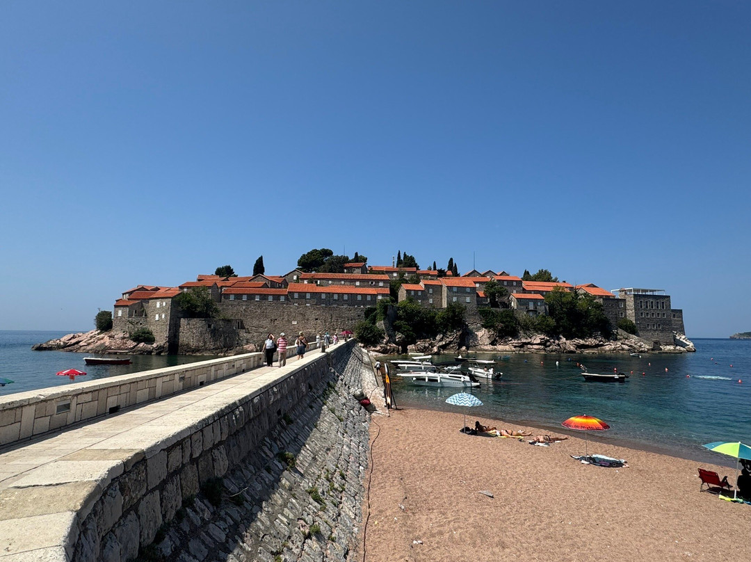 King’s Beach-Sveti Stefan必去景点