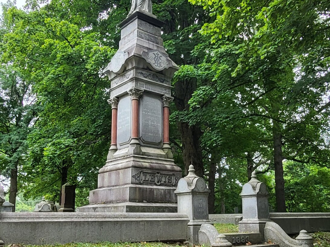 Oak Grove Cemetery-Coldwater必去景点