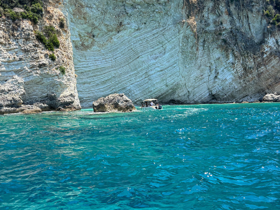 Michalas Boat Rental-Paleokastritsa必去景点