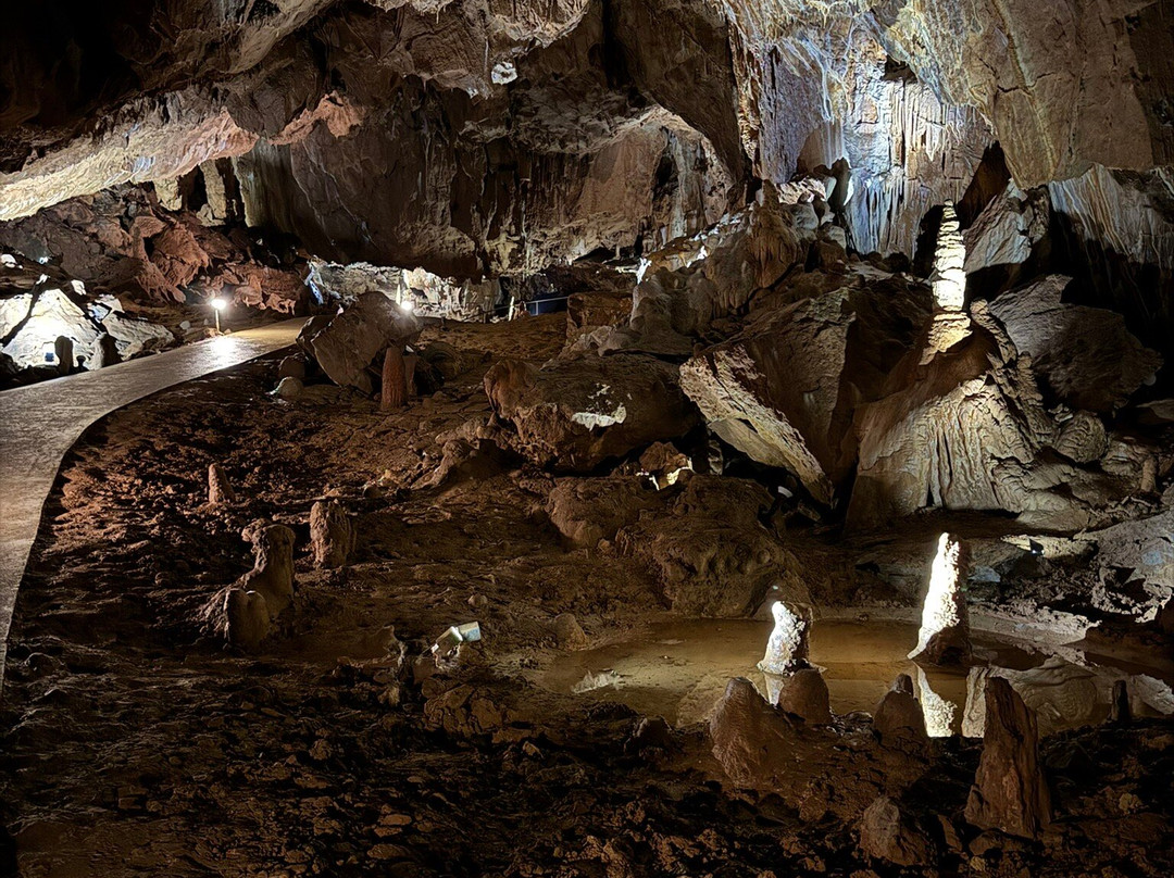 Cave Balcarka-Ostrov u Macochy必去景点