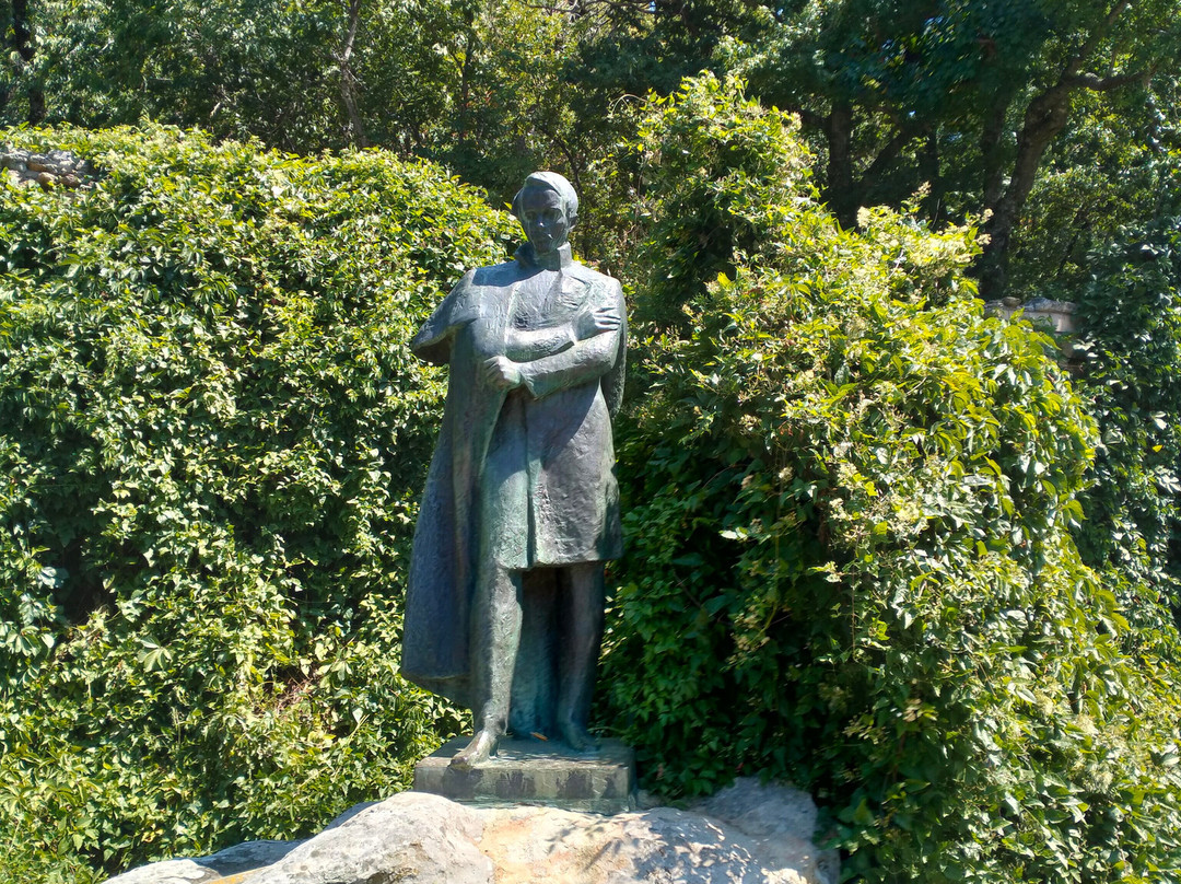 Monument M.Y. Lermontov-Zheleznovodsk必去景点